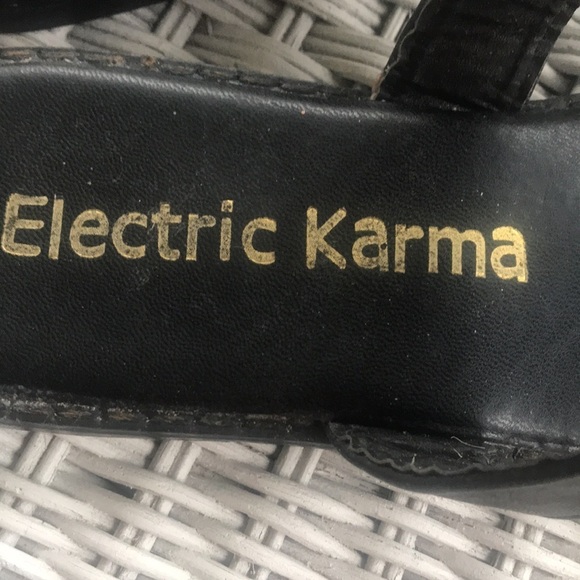 Electric Karma brand size 9 black slip on flip flops - Picture 3 of 3